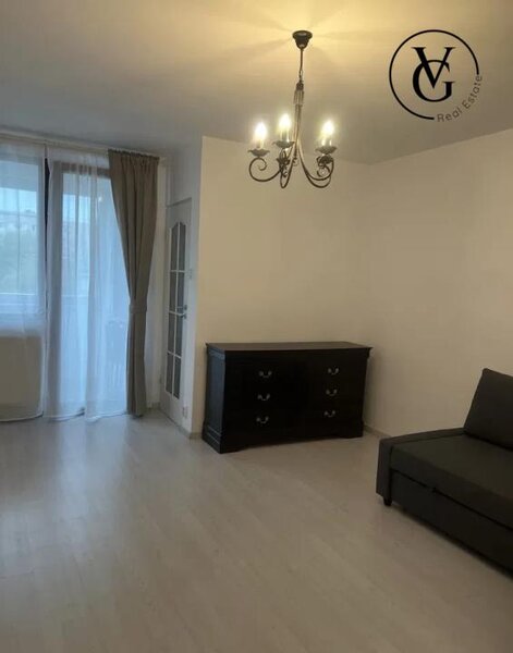 Costin Georgian Garsoniera cu balcon - Metrou Costin Georgian